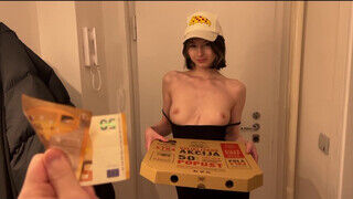 Cutie Kim a ellenállhatatlan pizzafutár
