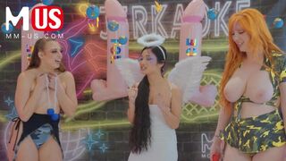 Lauren Phillips és Gia Derza egymást falják és pajzánkodnak