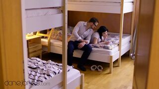 Lady Dee forró fiatal kalandja erőszakos akcióval