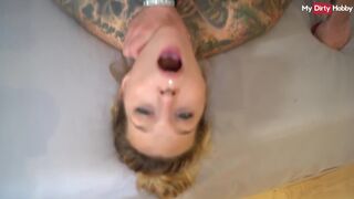 Durva német amatőr milf leszívja a méretes fasznak