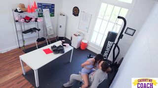 Kylie Rocket önbizalom-löketre vágyik, amit csak Bruce Venture bazinagy faszával tud megadni - 2. évad 3. rész