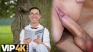 Nicol Wonder várakozás játékában csábít zsenge rajongót