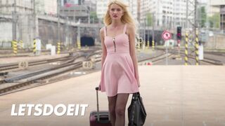 Szöszi Bree Haze könyörtelen szeretkezés külföldön Neeo óriás faszával