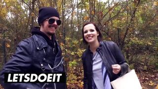 Termetes tőgyes barna hajú német spiné felvétel a nagyméretű kombiban vad baszásra