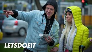 Francia leányzó Jessie Volt megkúrva idegen hatalmas faszal