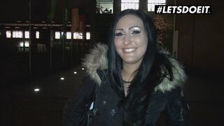 Mira grey német néger ringyó döngeti az idegent pénzért a buszon
