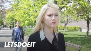 Bombázó lengyel szöszi Misha Cross lecidázza a külföldi vastag fazt külföldön és jól meglovagolja