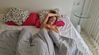 Vadító srác megdugja a haver feleségét, miután az lelépett, és pov videót készít neki