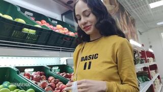 Meghívok egy idegen leányzót a piacról, és vad kufircolás lesz belőle