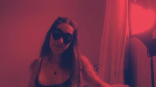 Fiatal cosplay csajszi masztizik a tanár segítségével 2. rész