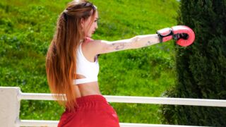 Orbitális popsikás Boxing Bajnok kap különleges jutalmat a Mylf edzőjétől